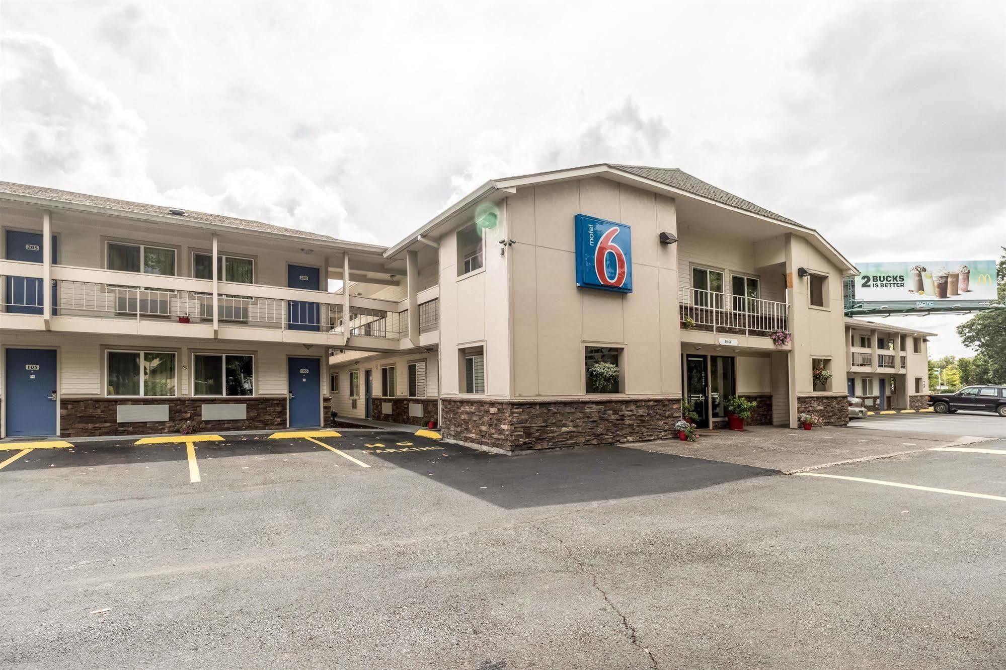 MOTEL 6 MCMINNVILLE - NO RESERVATION COSTS - BOOK & SAVE